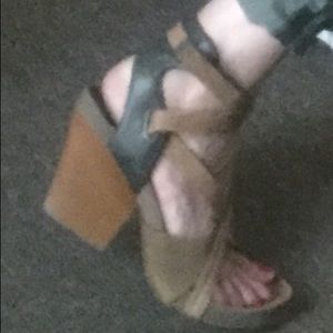 D Segno Leather Strappy Brown/Black Heel Sandal